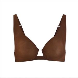 SKIMS NAKED PLUNGE BRA SMOKEY QUARTZ NWT